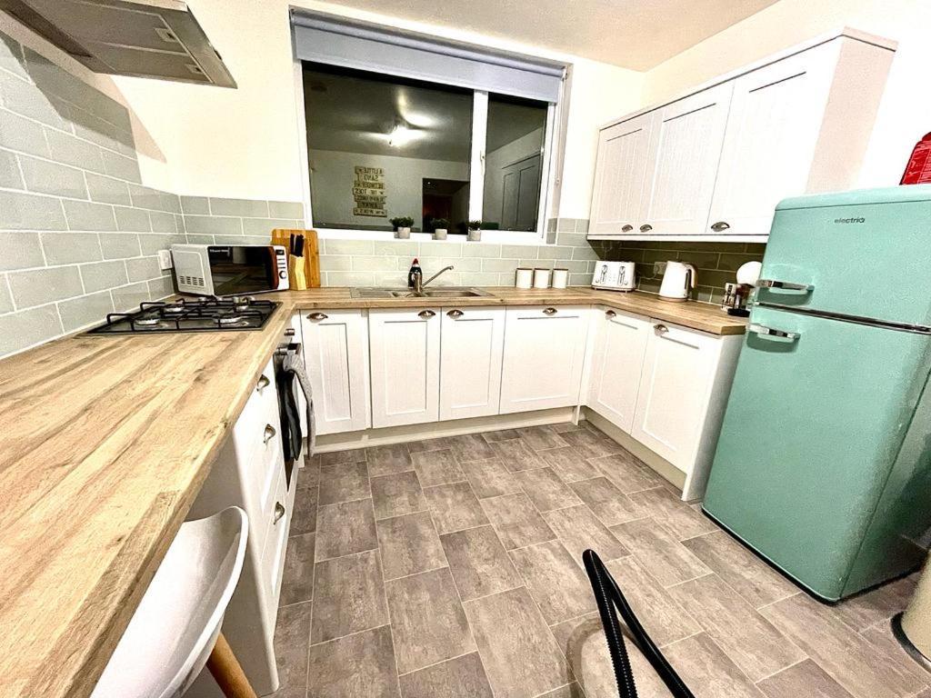 Harbour Loft! Newly Refurbished 3 Bed Flat! Apartamento Burry Port Exterior foto